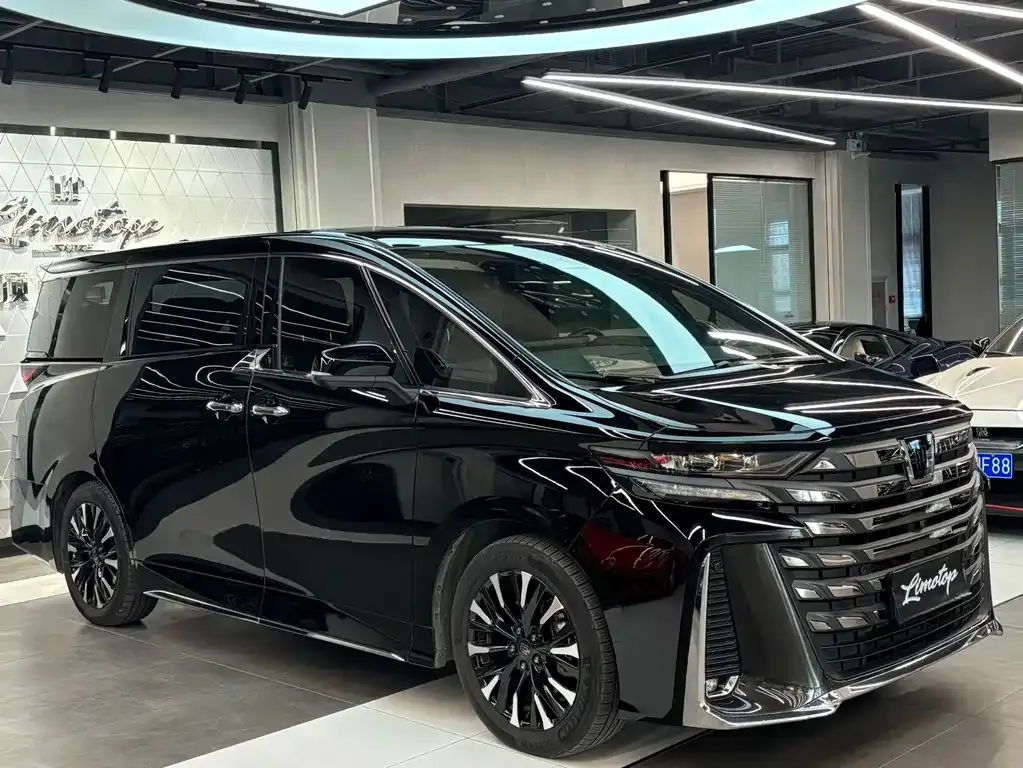 Toyota Vellfire 2023 из CN, фото 1