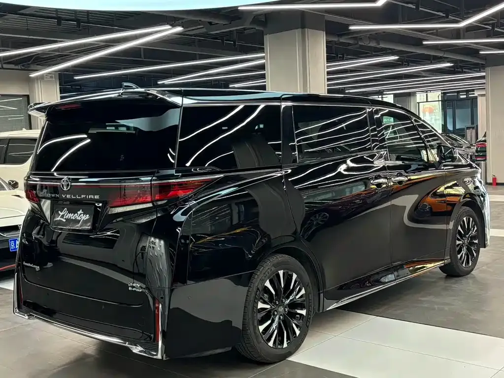 Toyota Vellfire 2023 из CN, фото 9