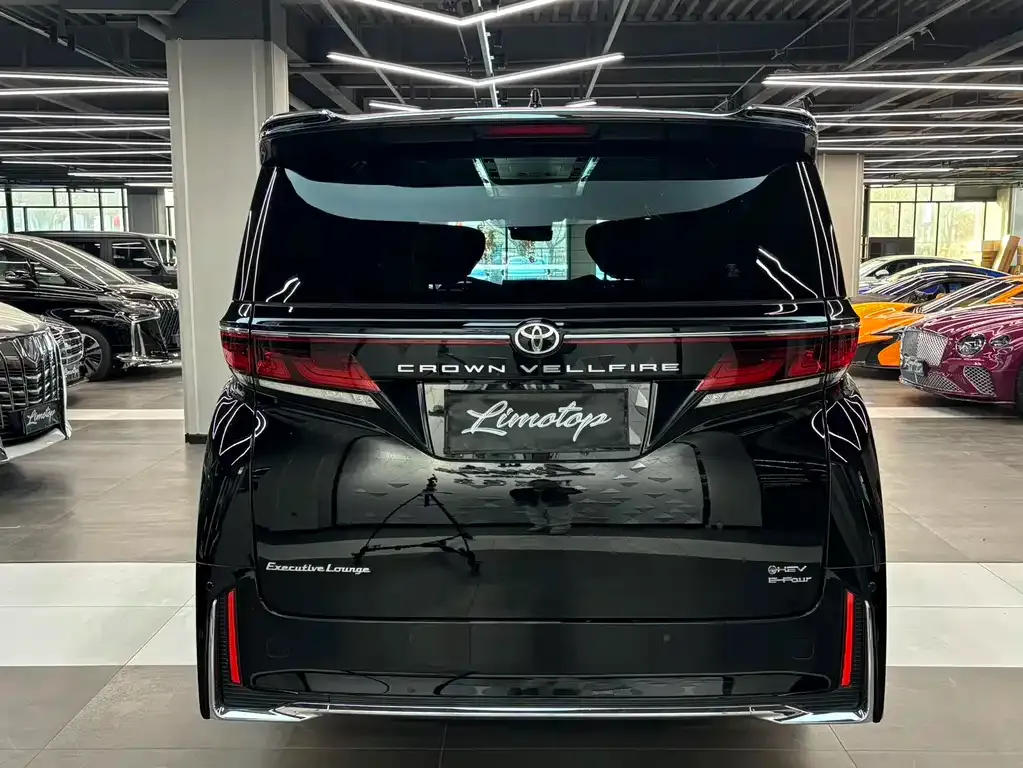 Toyota Vellfire 2023 из CN, фото 3