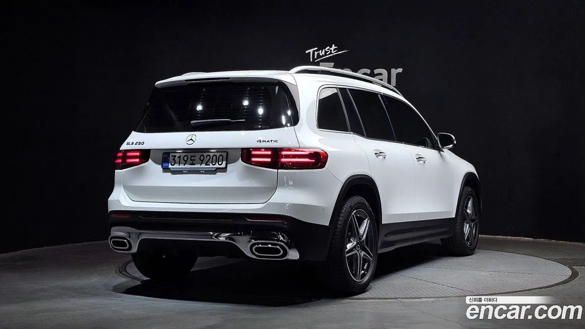 Mercedes-Benz GLB-Class — фото 7