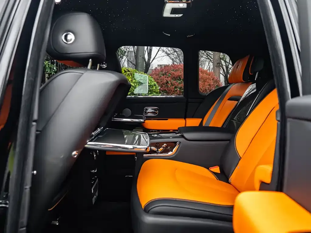 Rolls-Royce Cullinan 2024 из CN, фото 4