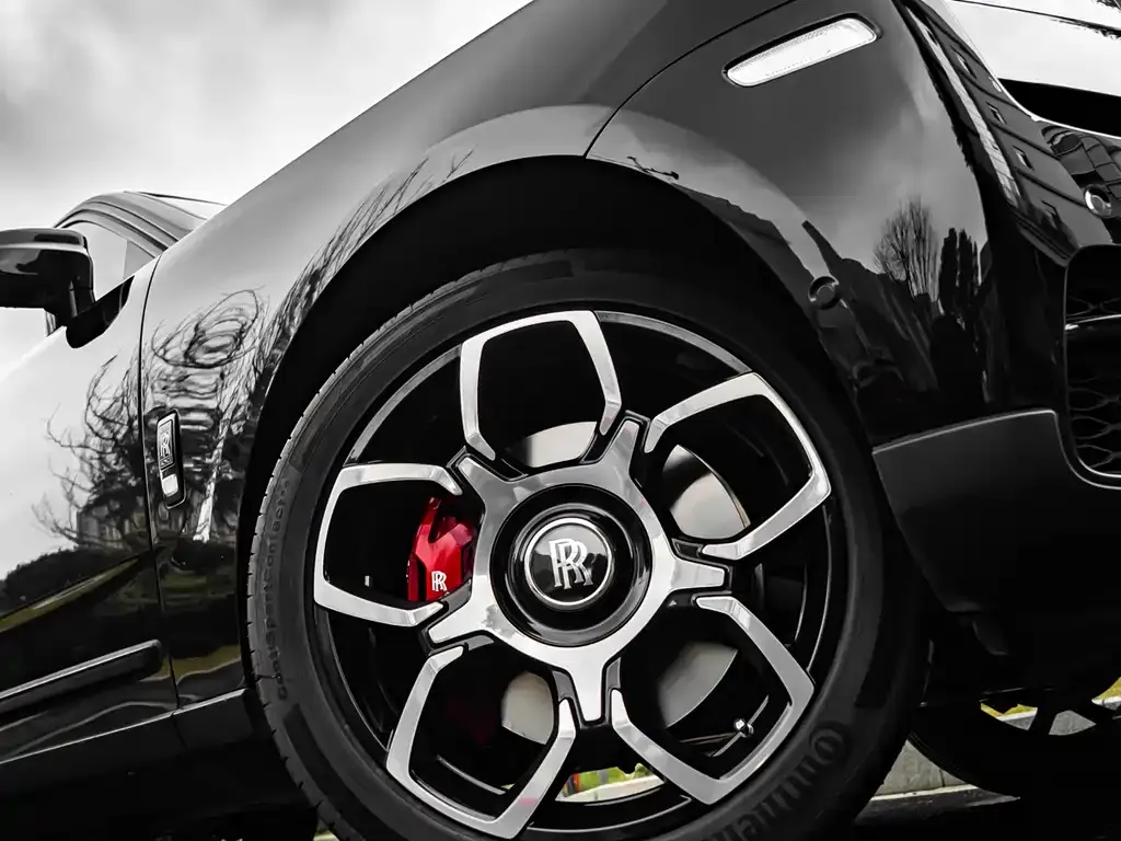 Rolls-Royce Cullinan 2024 из CN, фото 5