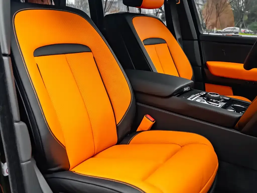 Rolls-Royce Cullinan 2024 из CN, фото 8