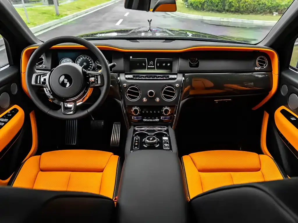 Rolls-Royce Cullinan 2024 из CN, фото 3