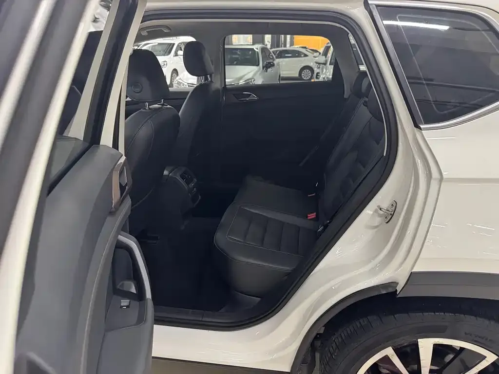 Volkswagen Tharu 2021 из CN, фото 8