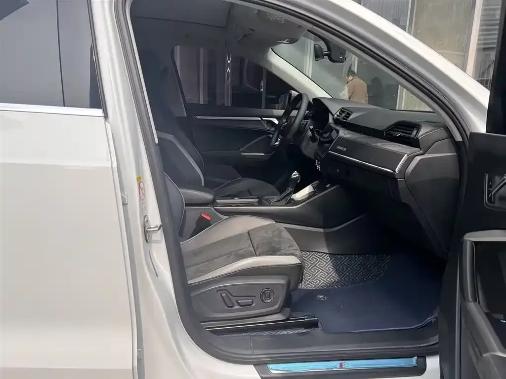 Audi Q3 2021 из CN, фото 3