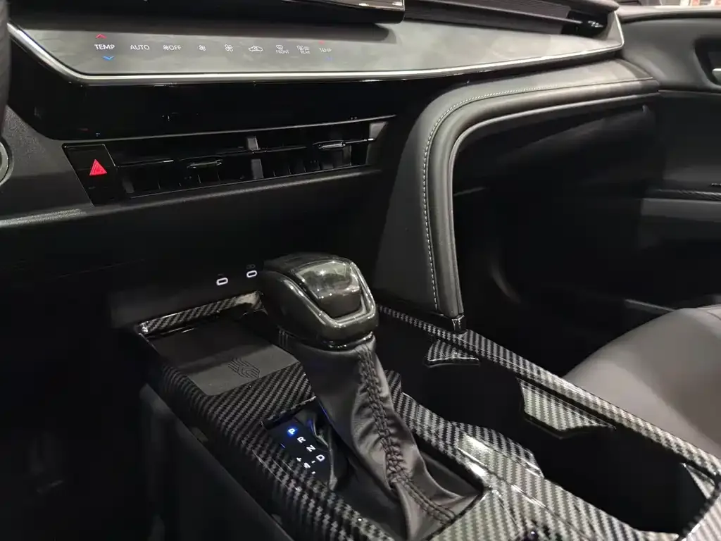 Toyota Camry 2024 из CN, фото 9