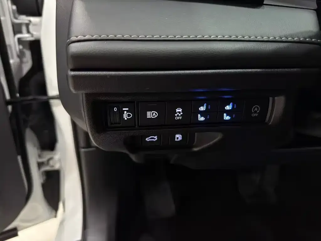 Toyota Camry 2024 из CN, фото 3