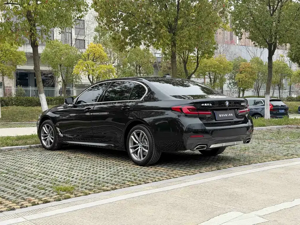 BMW 5 Series — фото 8