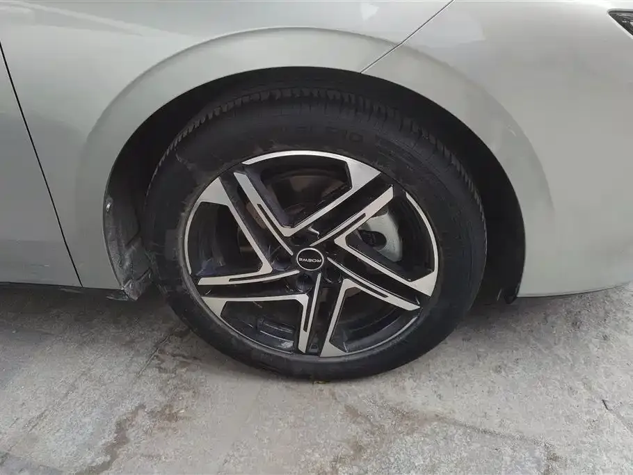 Roewe D7 2025 из CN, фото 8
