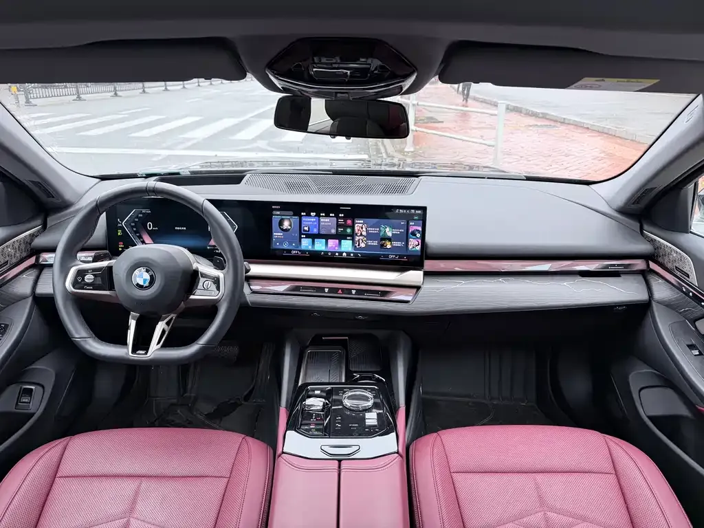 BMW 5 Series 2025 из CN, фото 5