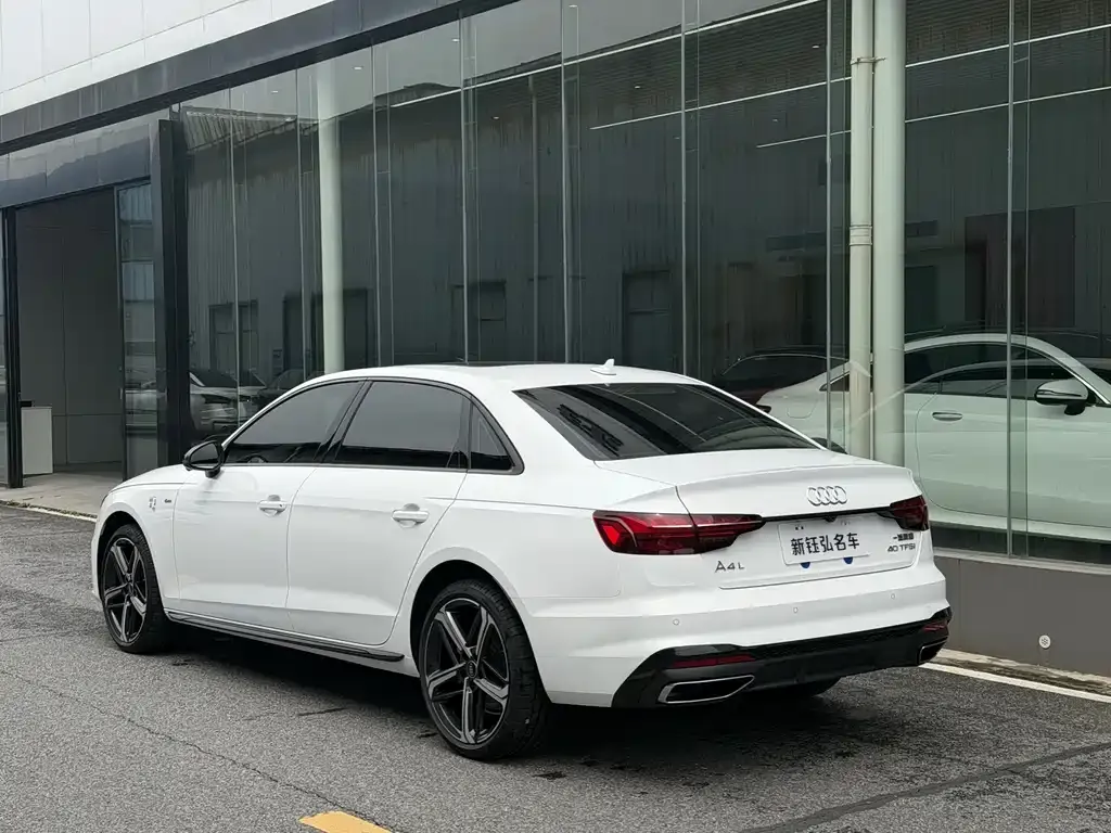 Audi A4L — фото 3