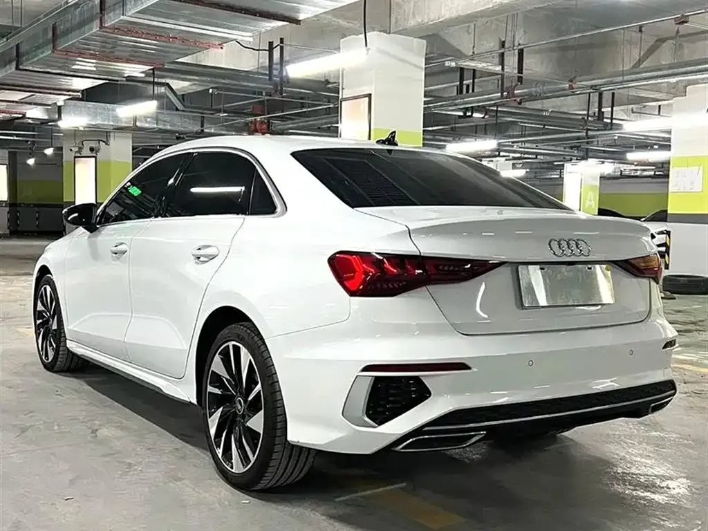 Audi A3 2023 из CN, фото 2
