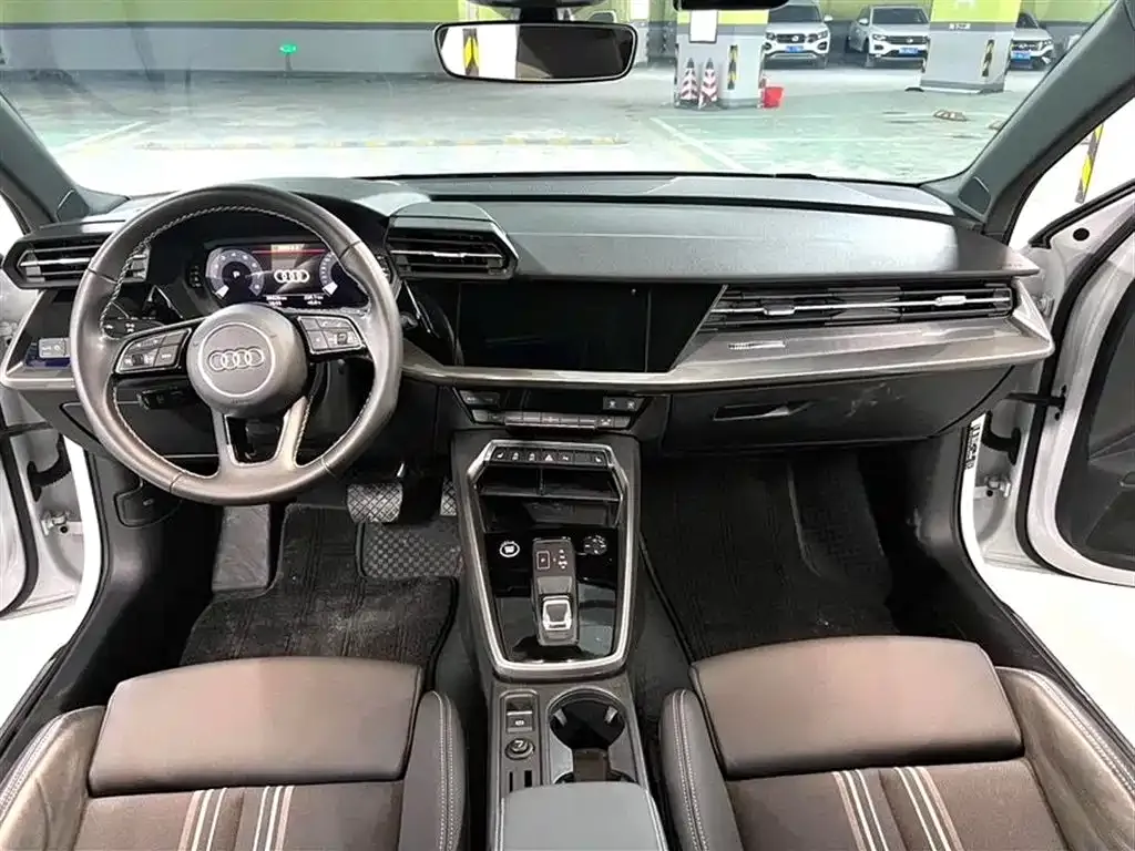 Audi A3 2023 из CN, фото 3