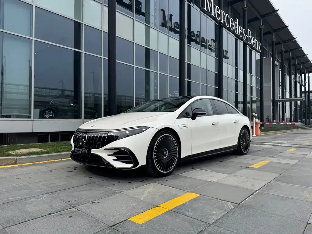 Mercedes-Benz EQS AMG — фото 6