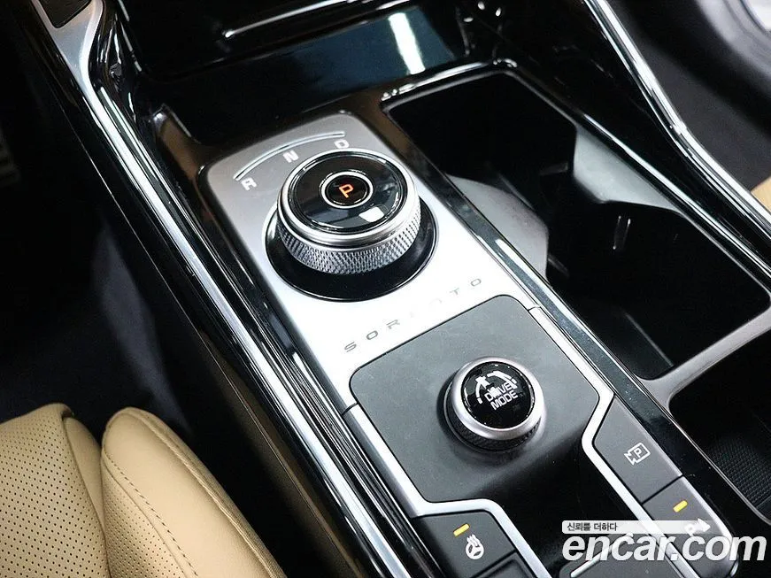 Kia Sorento — фото 10