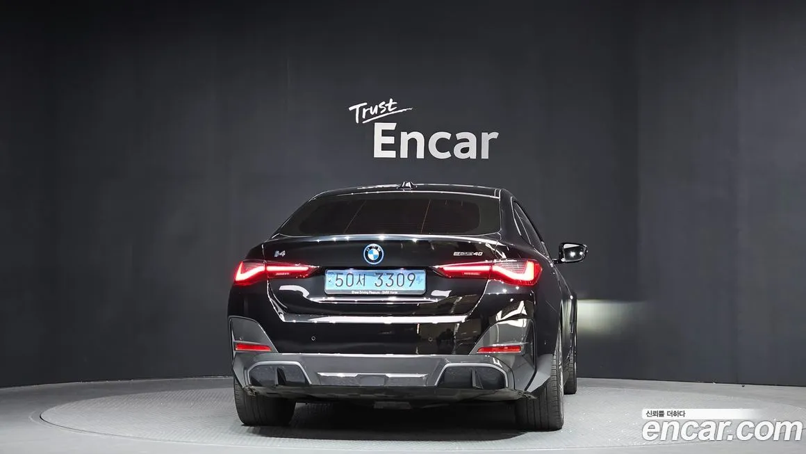BMW i4 — фото 9