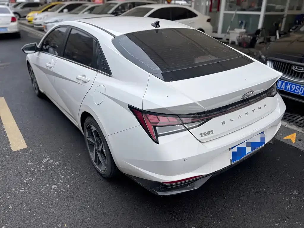 Hyundai Elantra 2023 из CN, фото 5