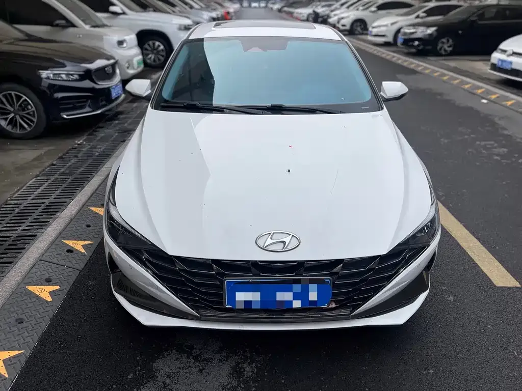 Hyundai Elantra 2023 из CN, фото 3