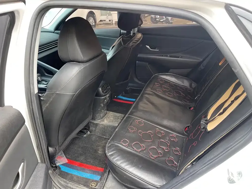 Hyundai Elantra 2023 из CN, фото 4