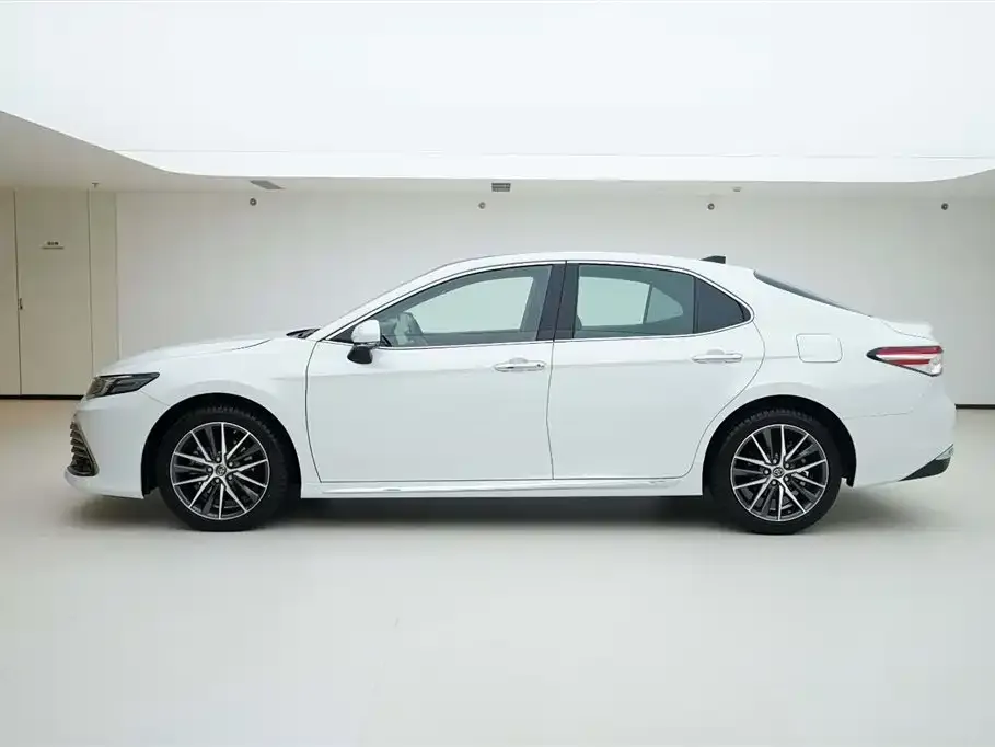 Toyota Camry 2023 из CN, фото 5