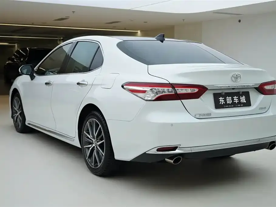 Toyota Camry 2023 из CN, фото 2