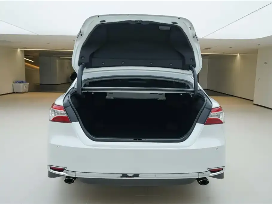 Toyota Camry 2023 из CN, фото 9