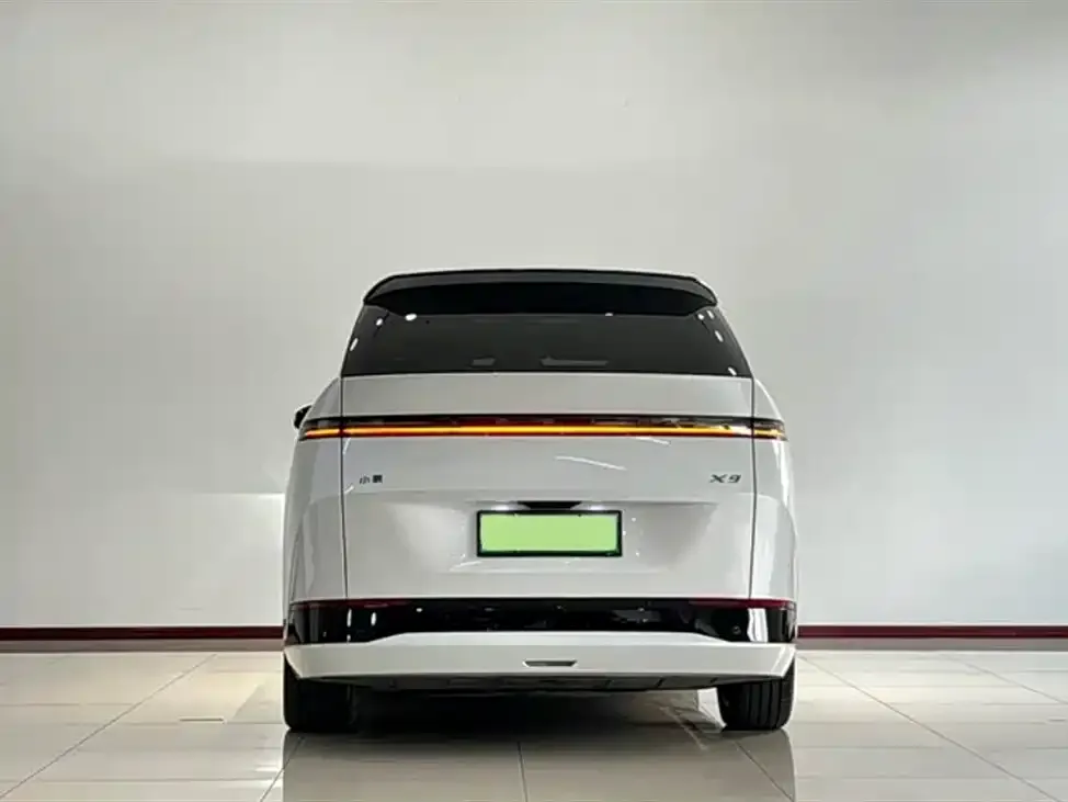 XPeng X9 — фото 4