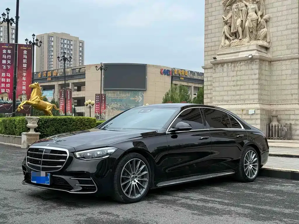 Mercedes-Benz S-Class — фото 1