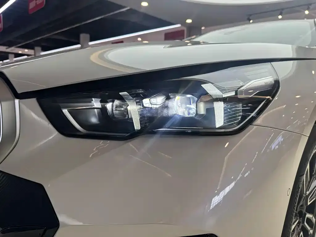 BMW 5 Series 2026 из CN, фото 2