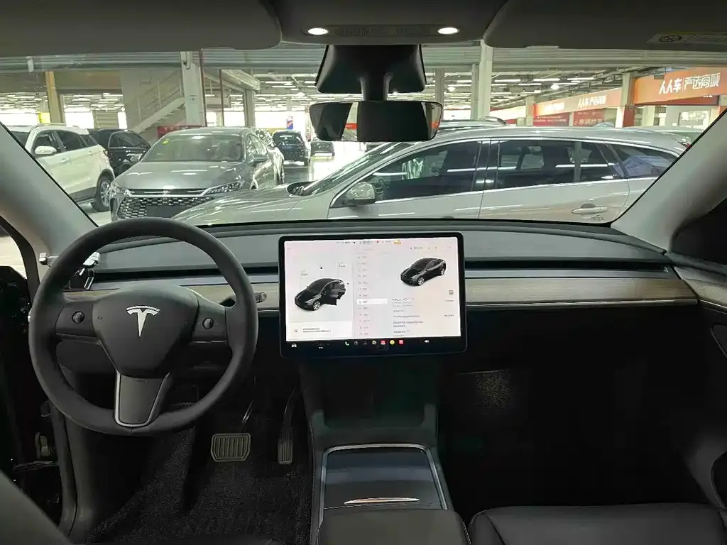 Tesla Model Y — фото 6