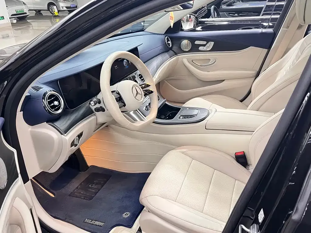 Mercedes-Benz E-Class — фото 10