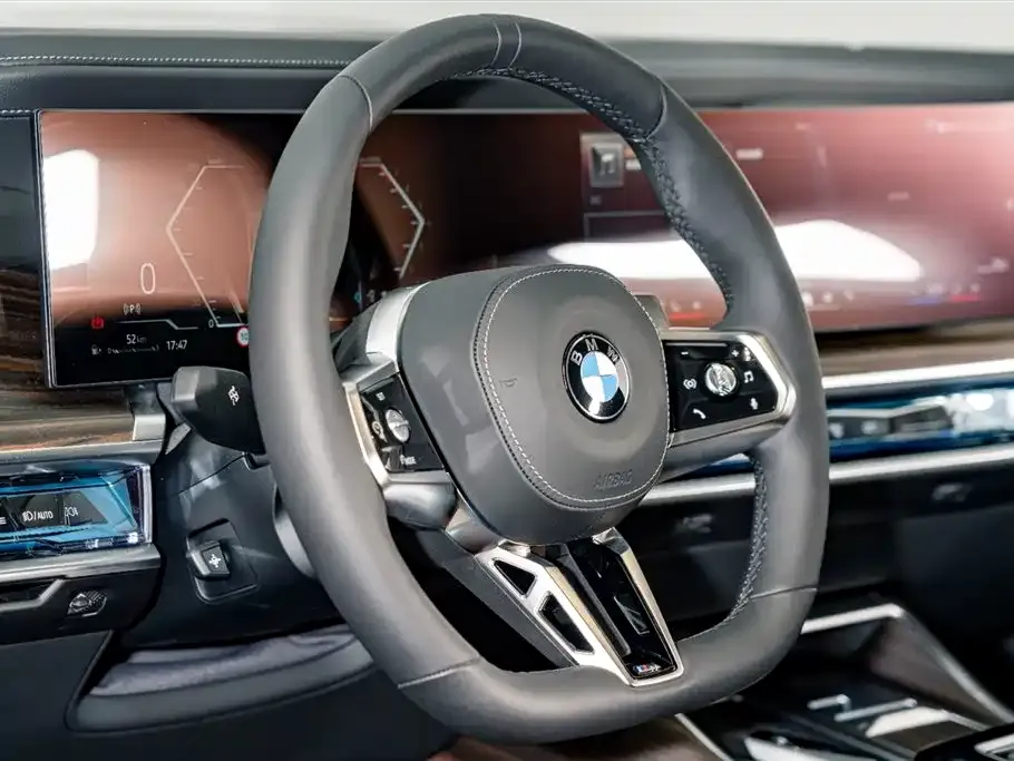 BMW 7 Series — фото 10