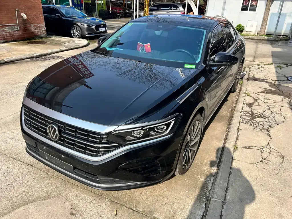 Volkswagen Passat — фото 1