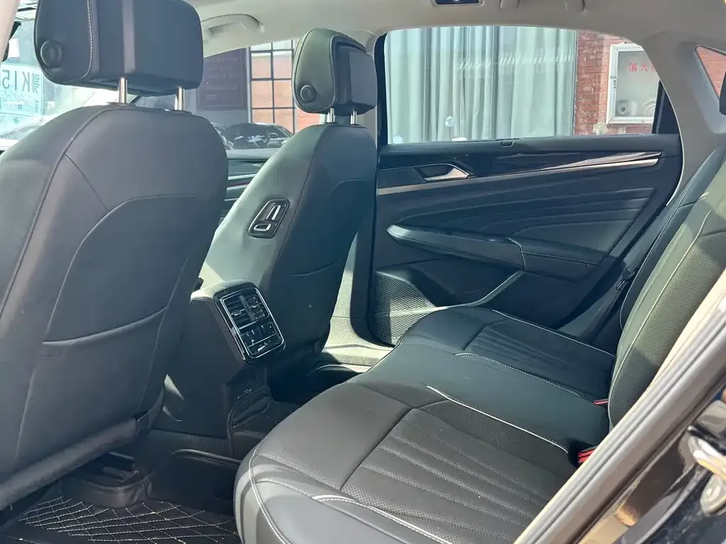 Volkswagen Passat — фото 6