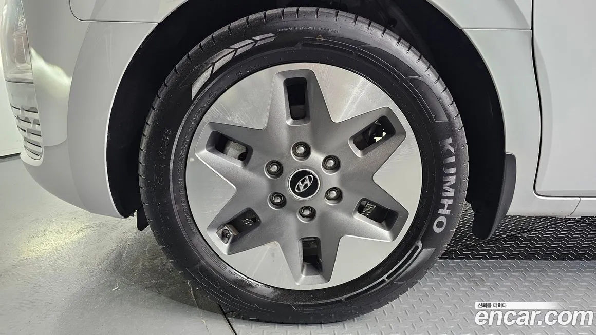 Hyundai Staria — фото 2