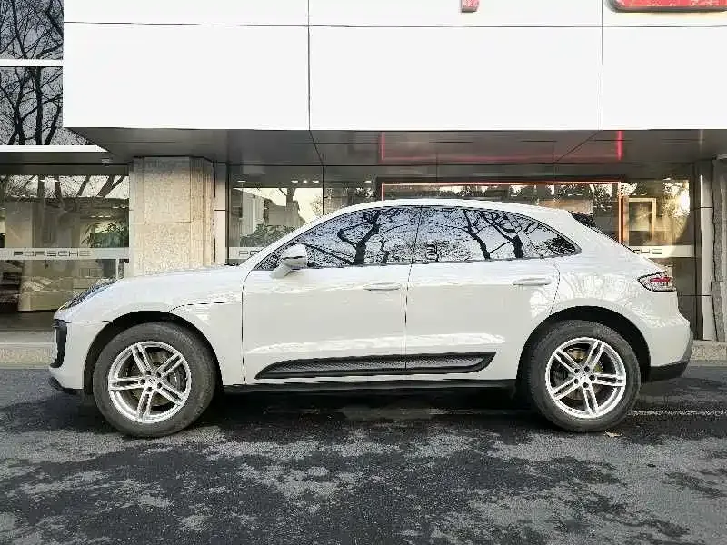 Porsche Macan — фото 1