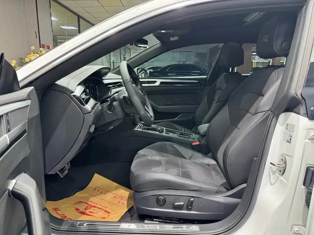 Volkswagen CC 2025 из CN, фото 2