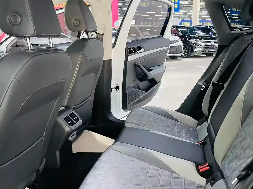 Volkswagen Lavida 2024 из CN, фото 2