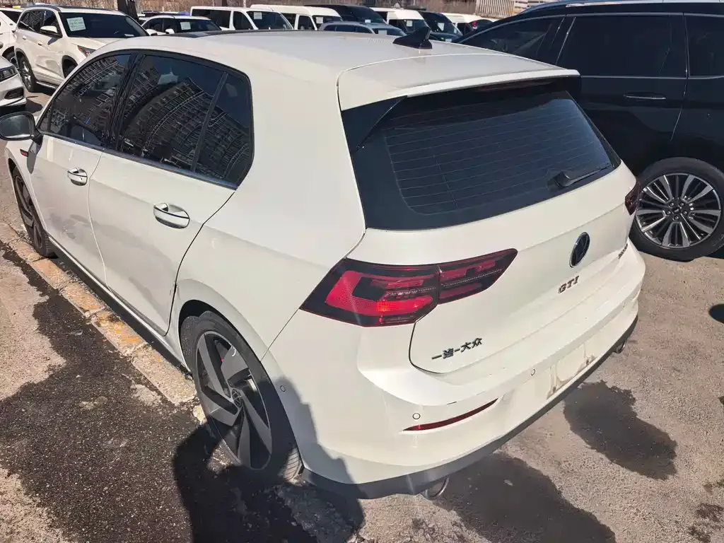 Volkswagen Golf GTI 2023 из CN, фото 7