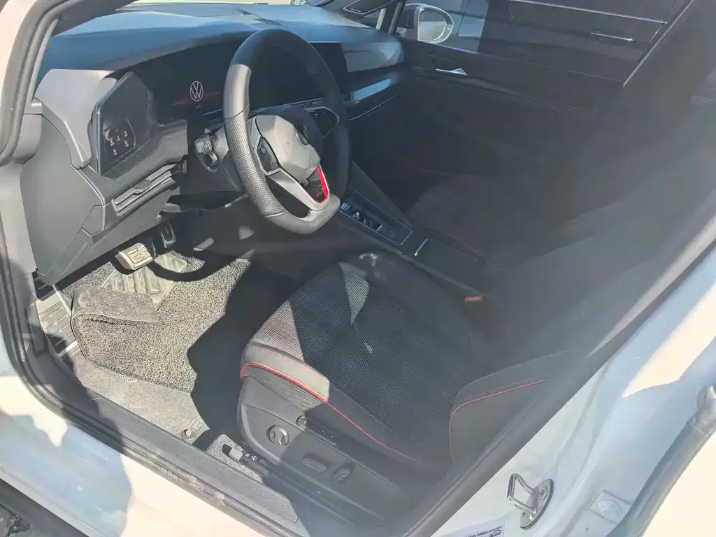 Volkswagen Golf GTI 2023 из CN, фото 4