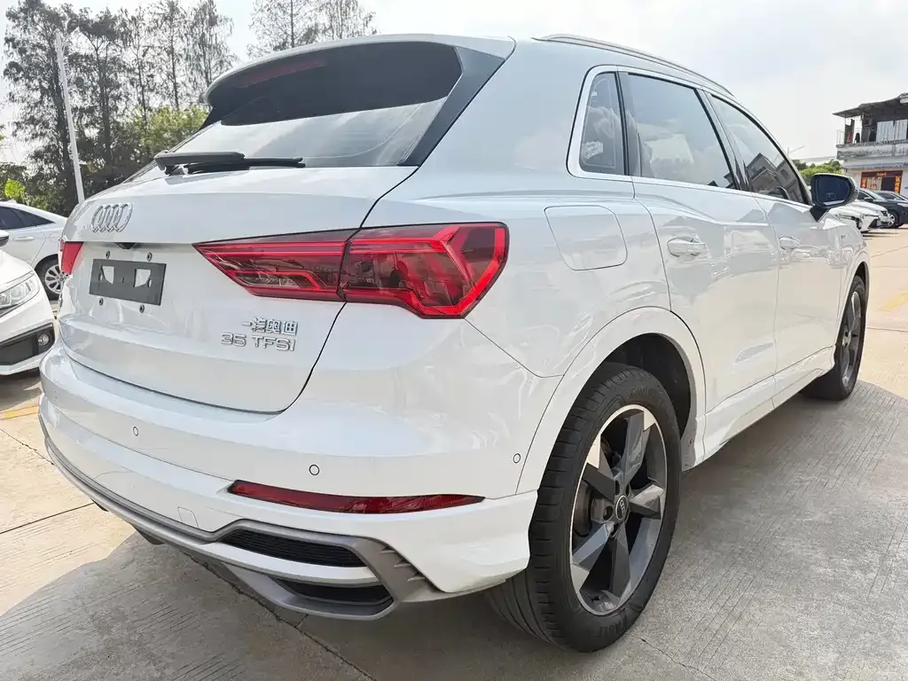 Audi Q3 2023 из CN, фото 8