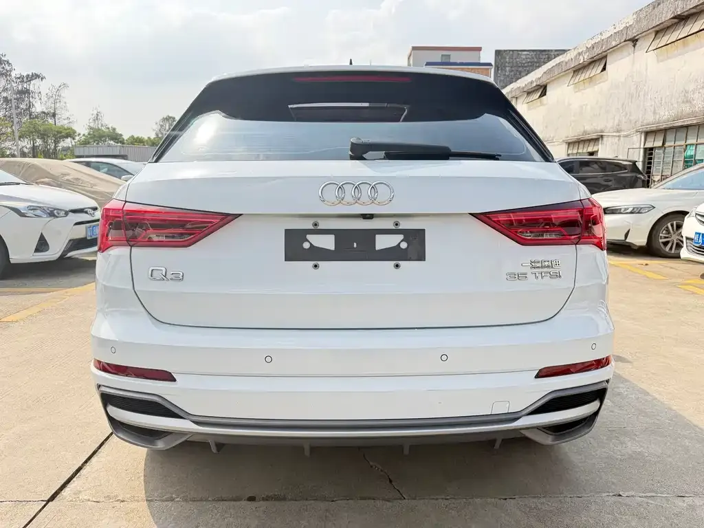 Audi Q3 2023 из CN, фото 4