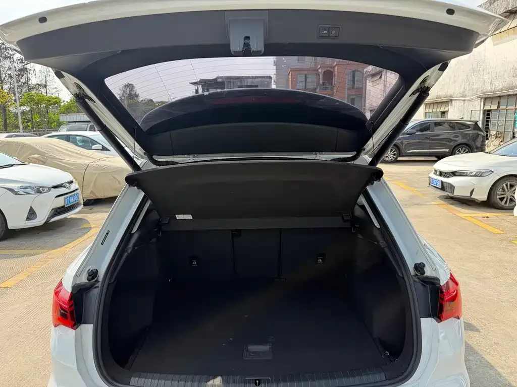 Audi Q3 2023 из CN, фото 3