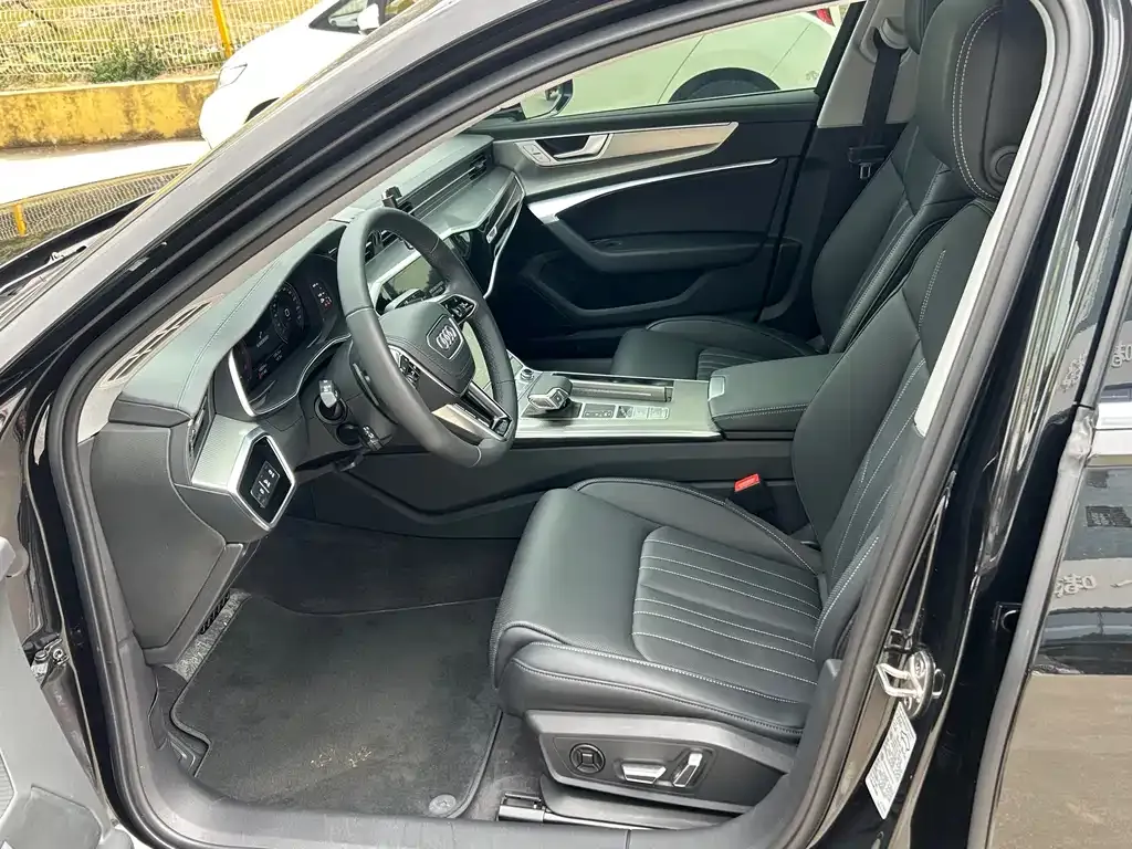 Audi A6L 2024 из CN, фото 6