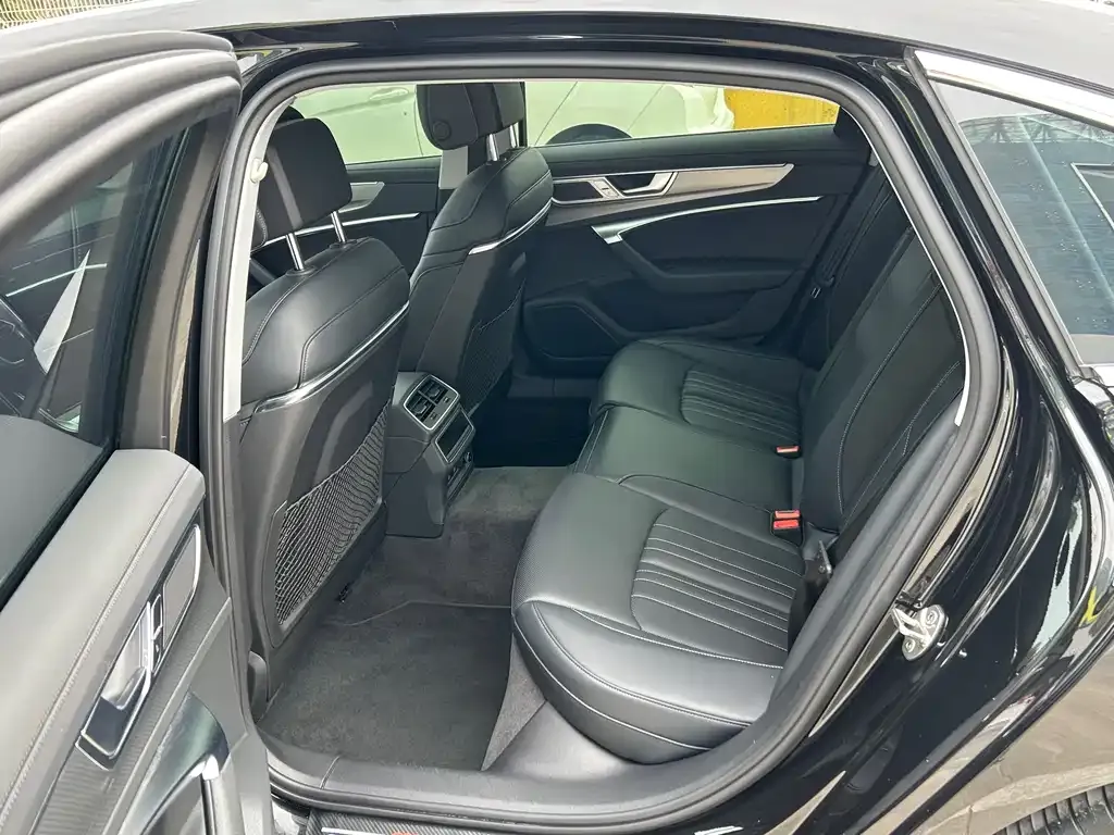 Audi A6L 2024 из CN, фото 3
