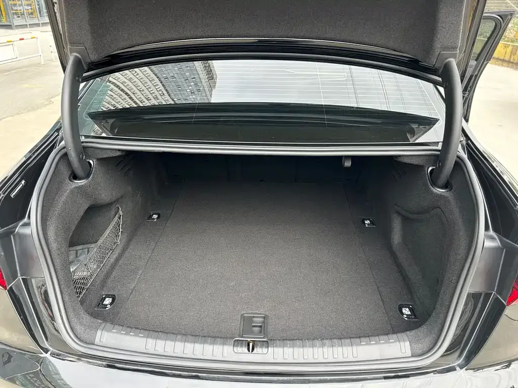 Audi A6L 2024 из CN, фото 9