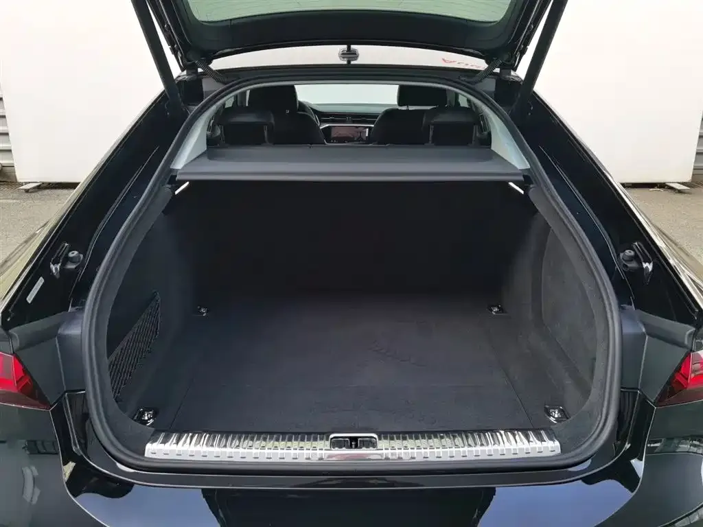 Audi A7 2023 из CN, фото 5