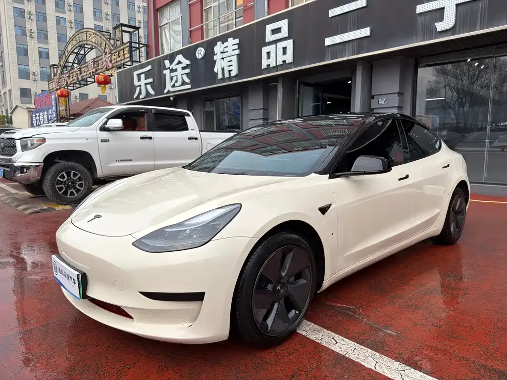 Tesla Model 3 — фото 9