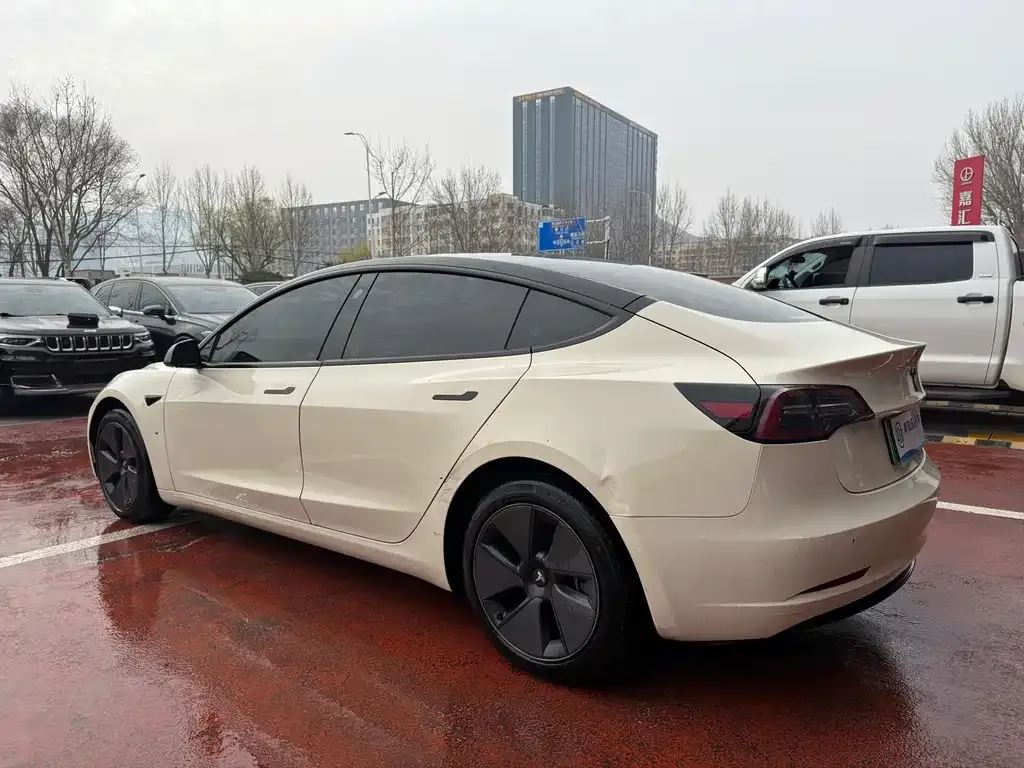 Tesla Model 3 — фото 6